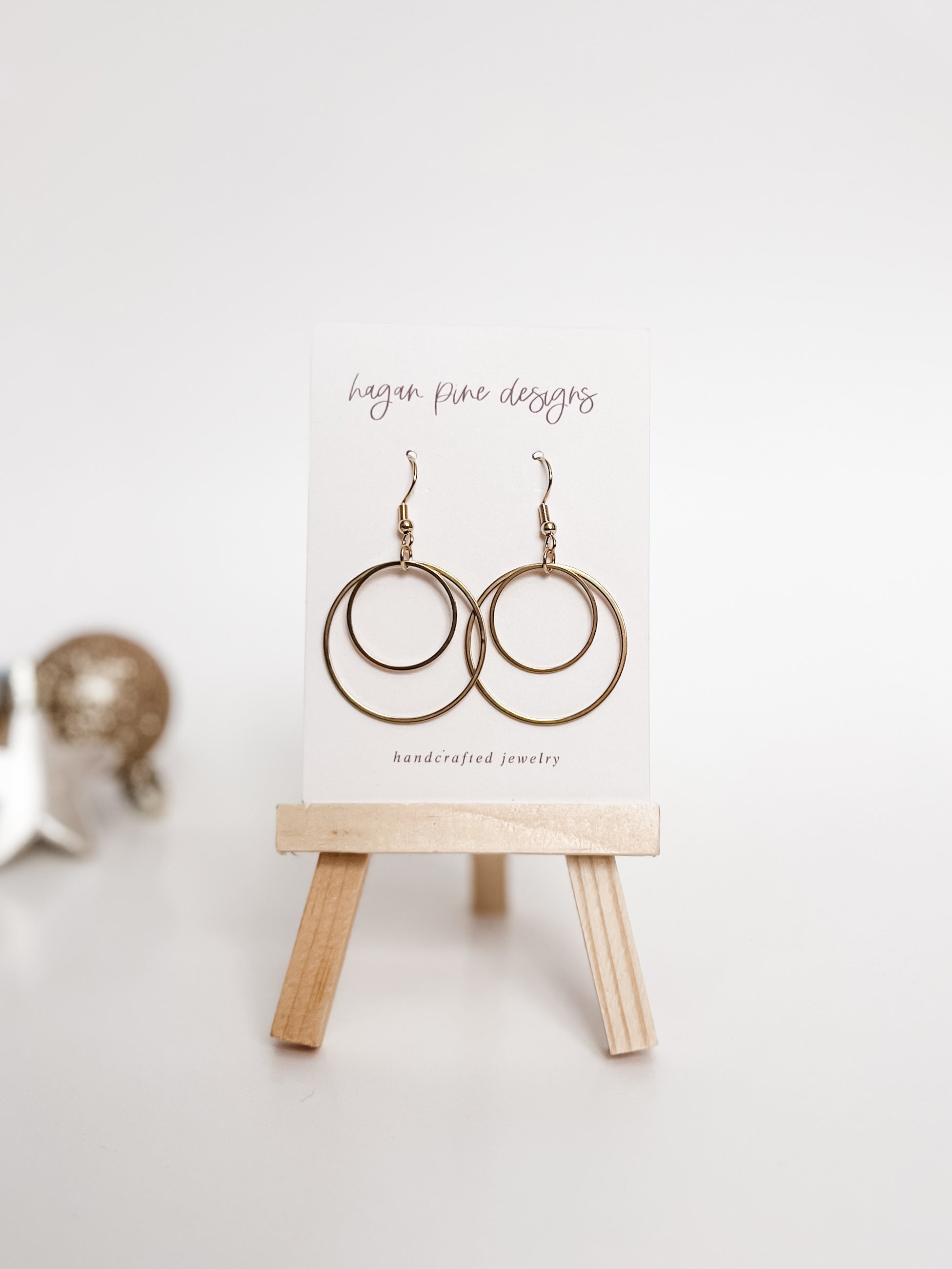 Minimalist Gold Circles