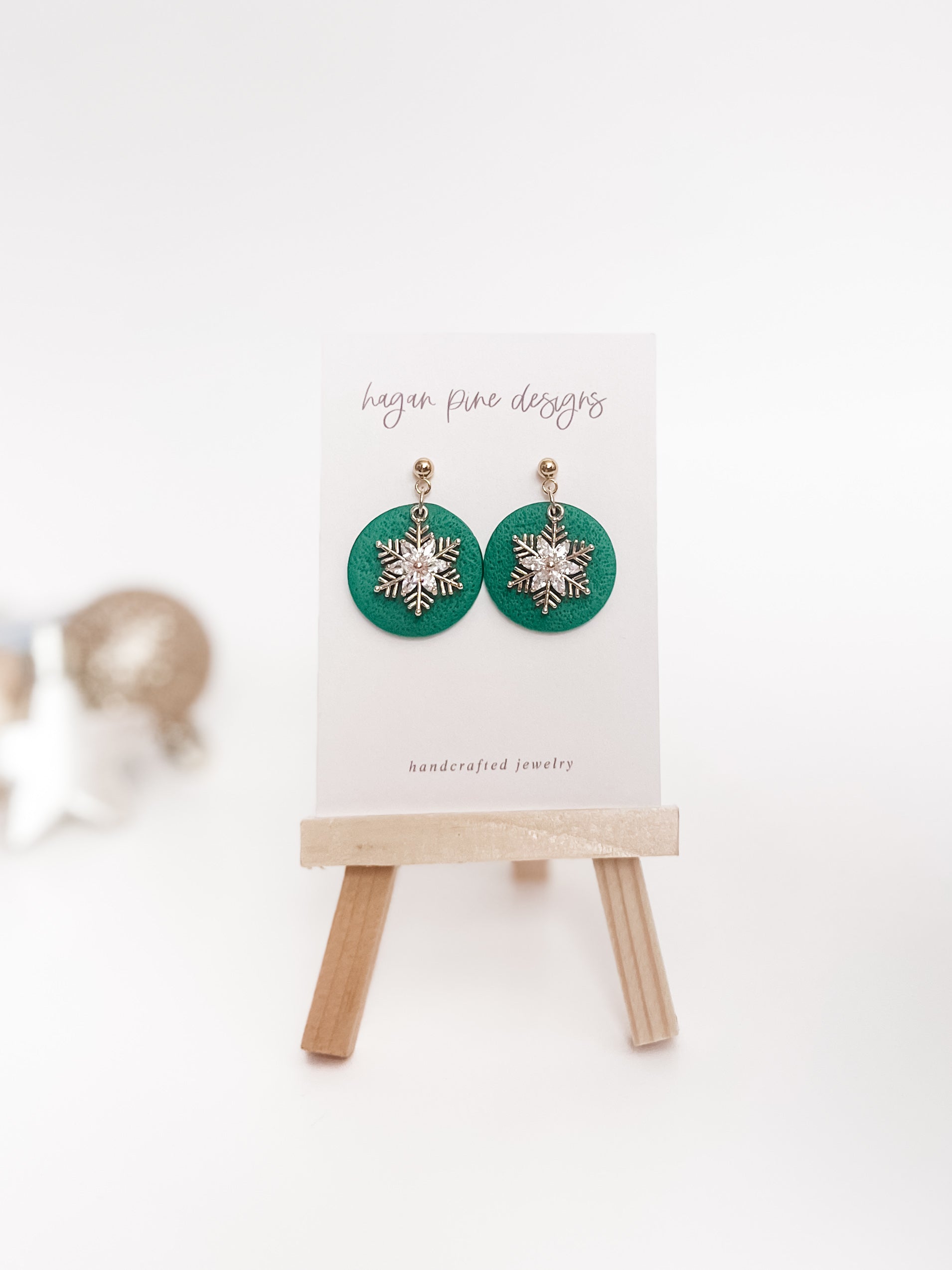 Elegant Snowflake (Multiple Colors)